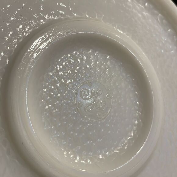Vintage General Electric Milk Glass Pebble Finish Mixing Bowl Excellent Conditio - Picture 3 of 4